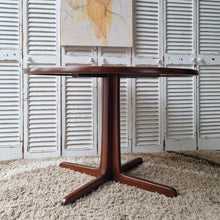 Load image into Gallery viewer, VINTAGE ROUND PARKER FURNITURE DINING TABLE
