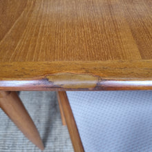 Load image into Gallery viewer, VINTAGE MID CENTURY EXTENSION DINING TABLE
